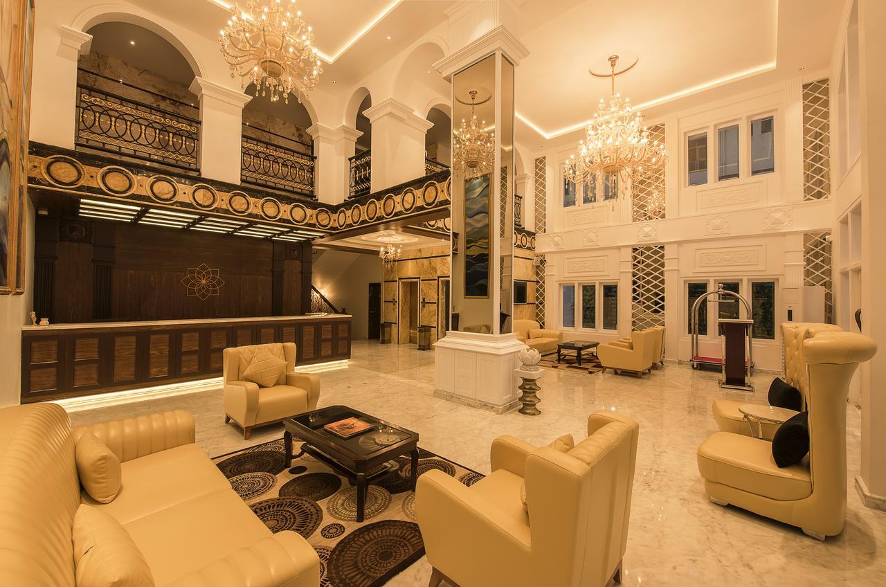 White Lotus Hotel Udupi Extérieur photo