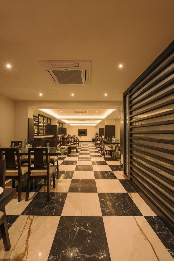 White Lotus Hotel Udupi Extérieur photo